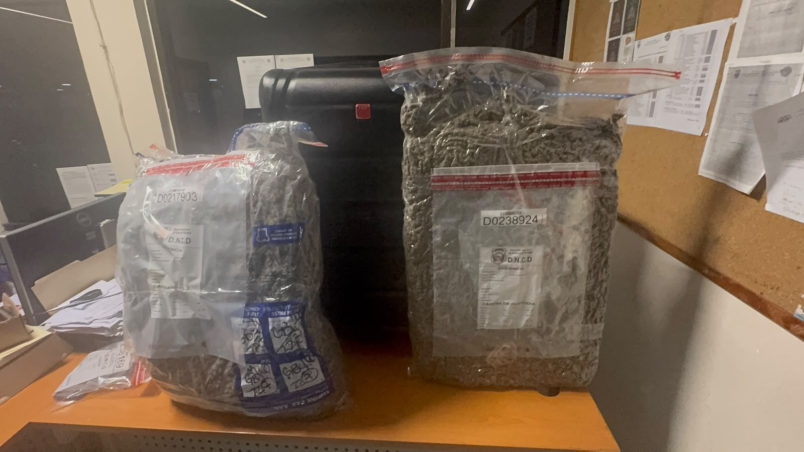 DNCD ocupa maleta con 28 libras de marihuana en el AILA