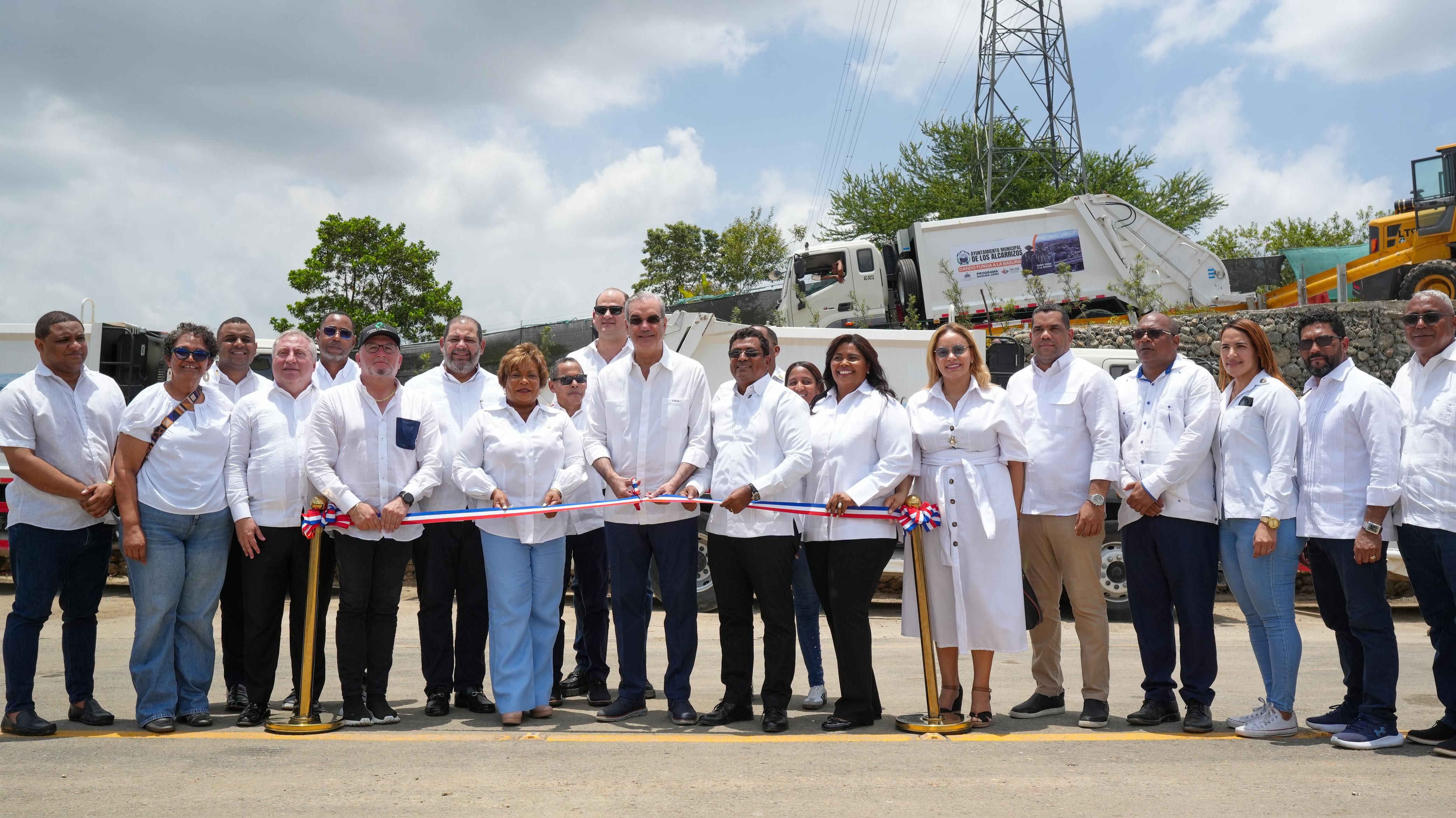 Presidente Abinader inaugura la Estación de Transferencia de Residuos Sólidos con el "Programa Basura Cero"