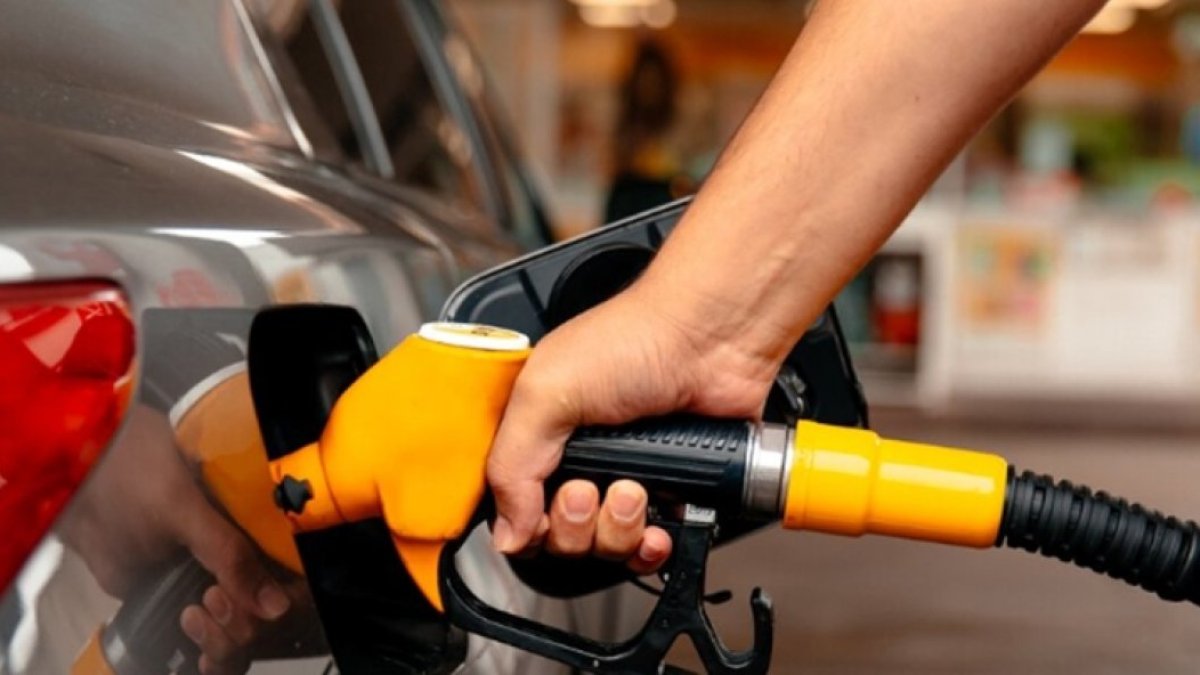 MICM: Congelan precios de las gasolinas, gasoil y GLP